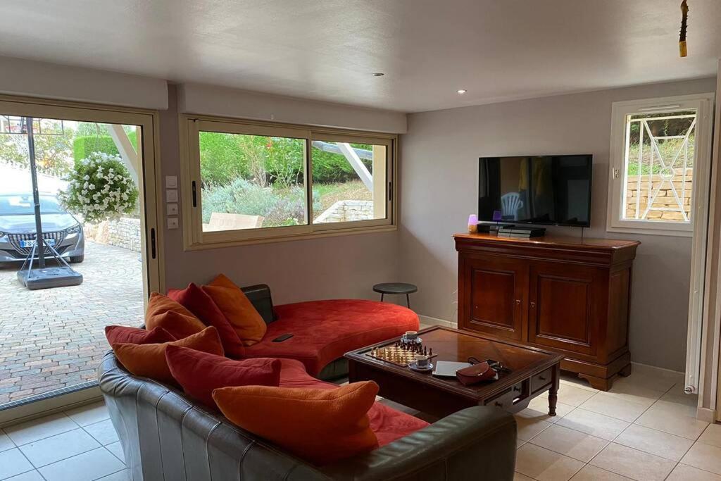 Villa Des Oliviers Avec Piscine Chassagny Екстериор снимка